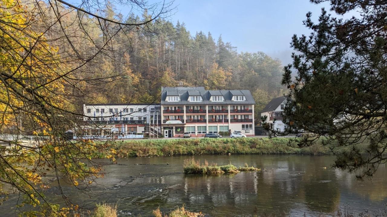 Hotel Am Schlossberg Ziegenruck Bagian luar foto